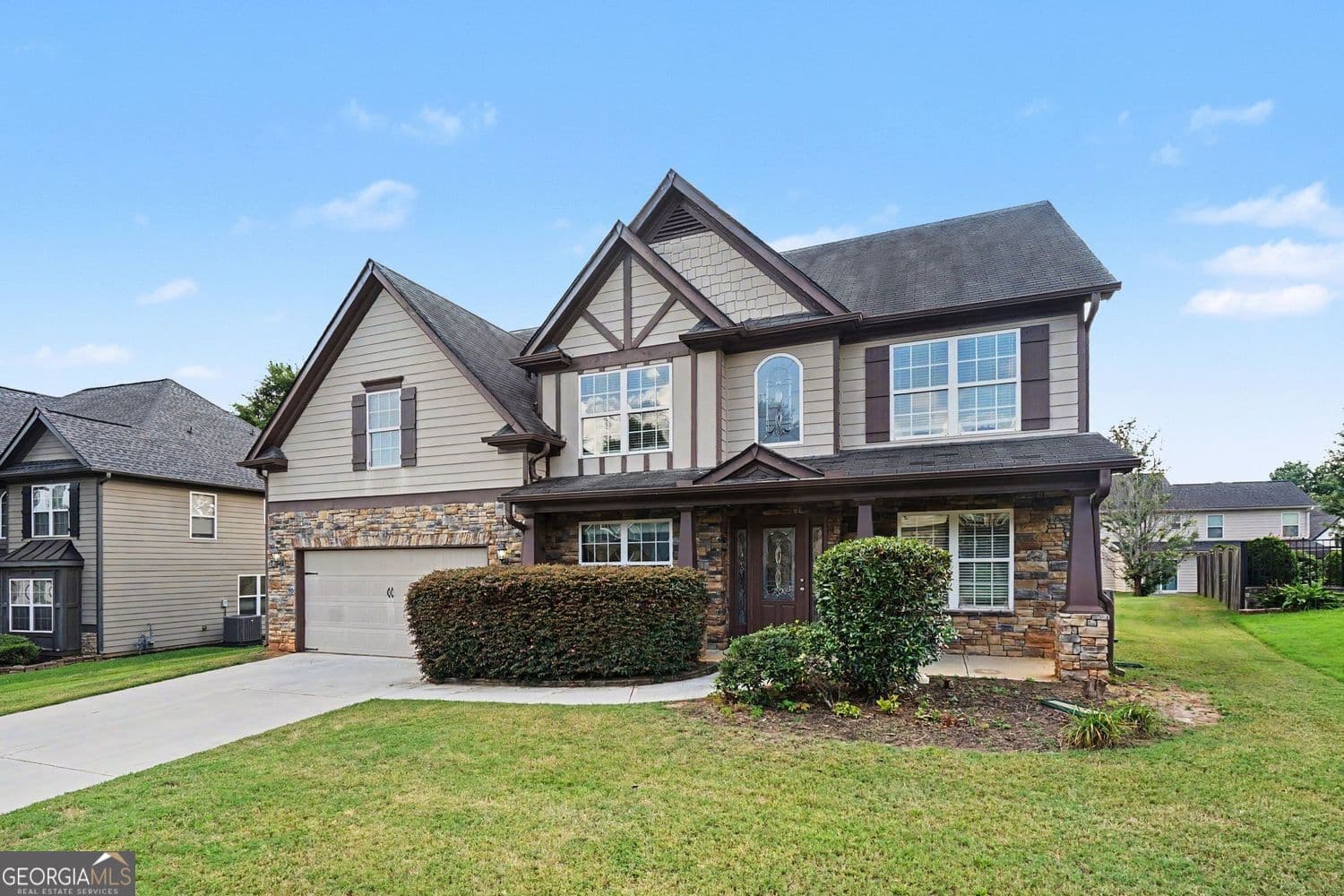 4 bedroom, 3 bathroom, 3,182 sq ft single family residence for sale at 2253 Park Manor Lane, Snellville, GA 30078 — photo 2