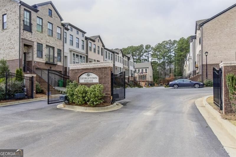 4 bedroom, 3.5 bathroom townhouse for rent at 4304 Walsh Drive, Dunwoody, GA 30338 for $4,100 a month — photo 2