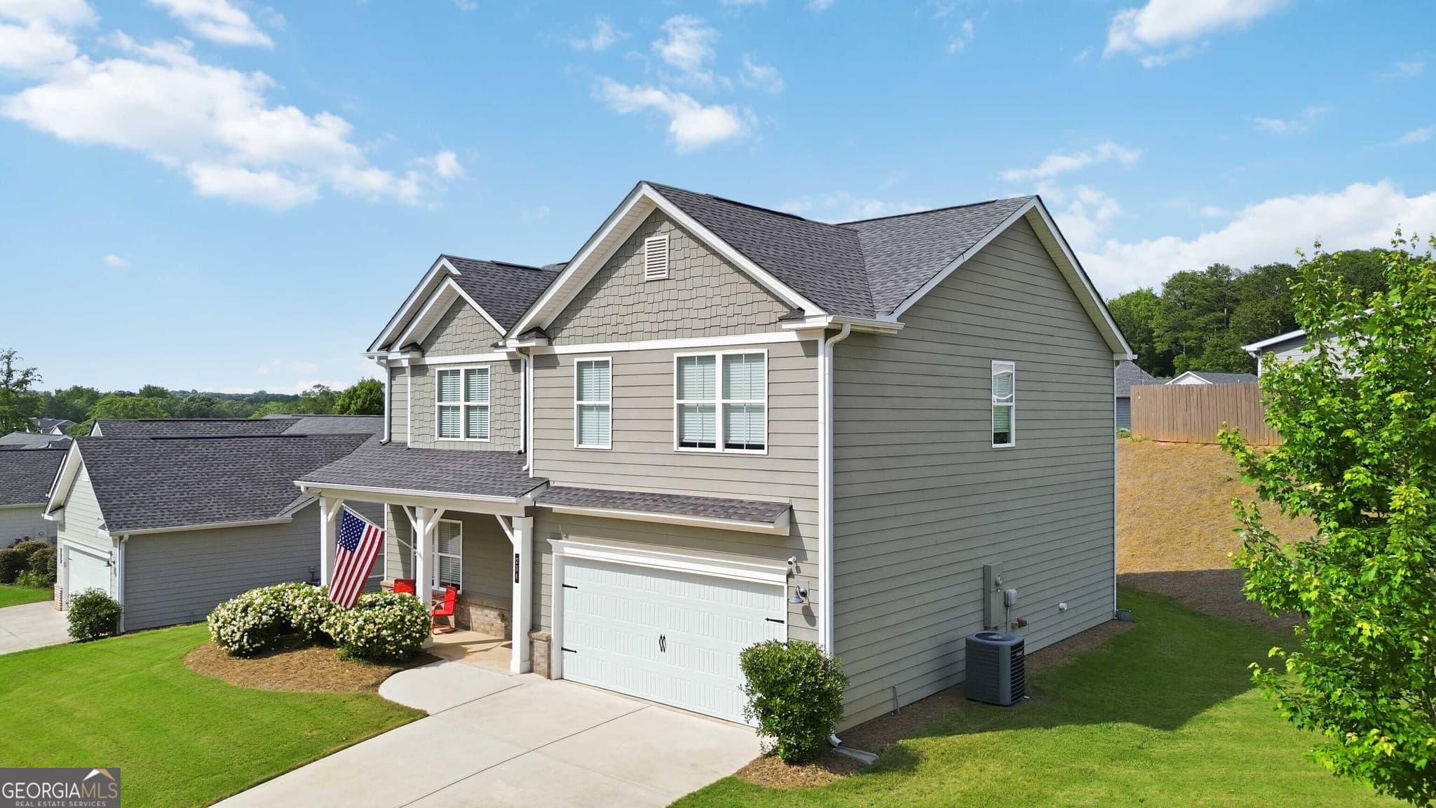4 bedroom, 2.5 bathroom, 2,396 sq ft single family residence for sale at 234 Stonecreek Bend, Monroe, GA 30655 — photo 2