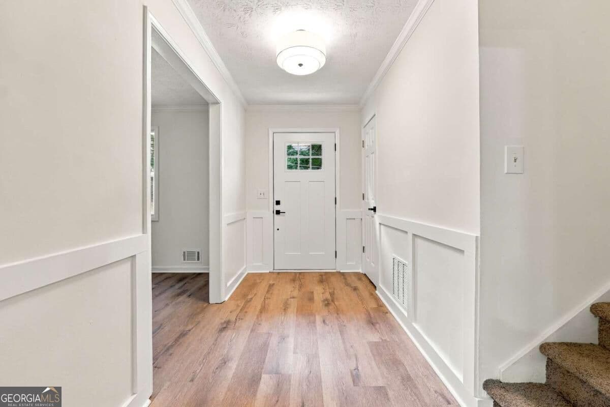 5 bedroom, 3 bathroom, 2,240 sq ft single family residence for sale at 1001 Martin Road, Stone Mountain, GA 30088 — photo 6