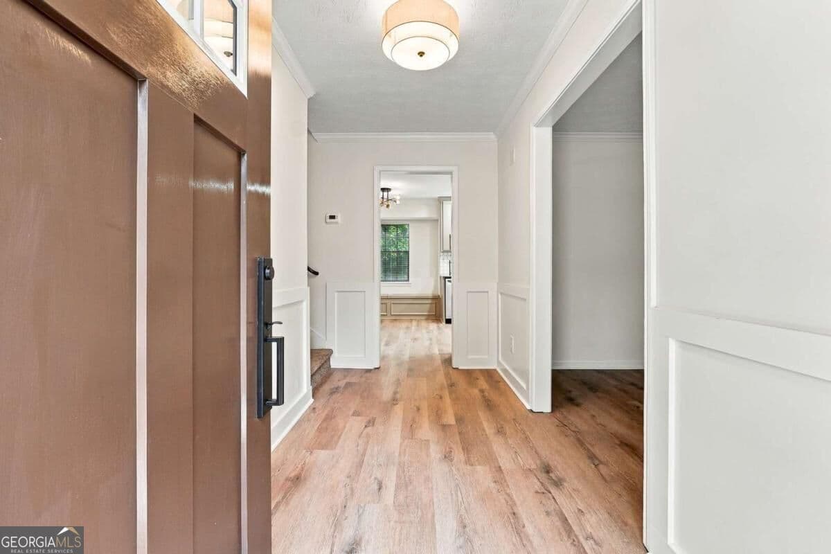 5 bedroom, 3 bathroom, 2,240 sq ft single family residence for sale at 1001 Martin Road, Stone Mountain, GA 30088 — photo 7