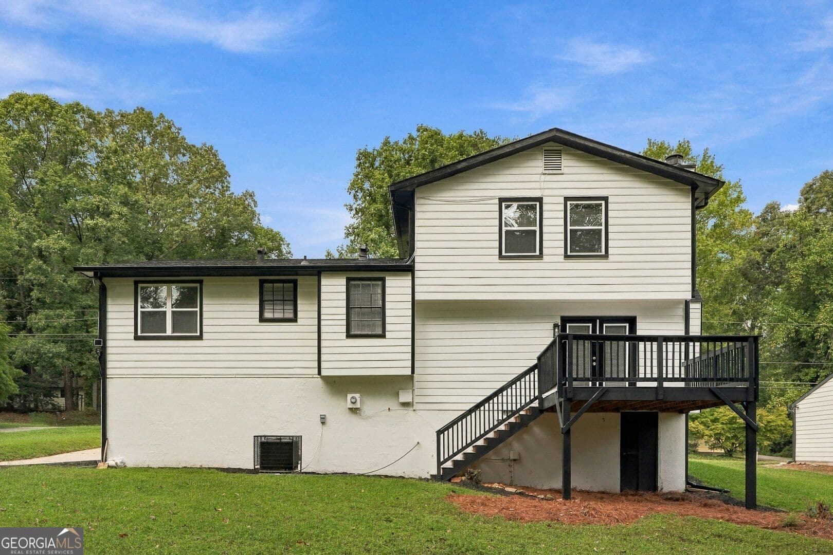5 bedroom, 3 bathroom, 2,240 sq ft single family residence for sale at 1001 Martin Road, Stone Mountain, GA 30088 — photo 3