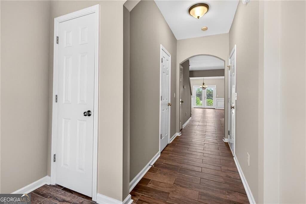 3 bedroom, 2.5 bathroom, 1,856 sq ft townhouse for sale at 4909 Sherwood Way, Cumming, GA 30040 — photo 5