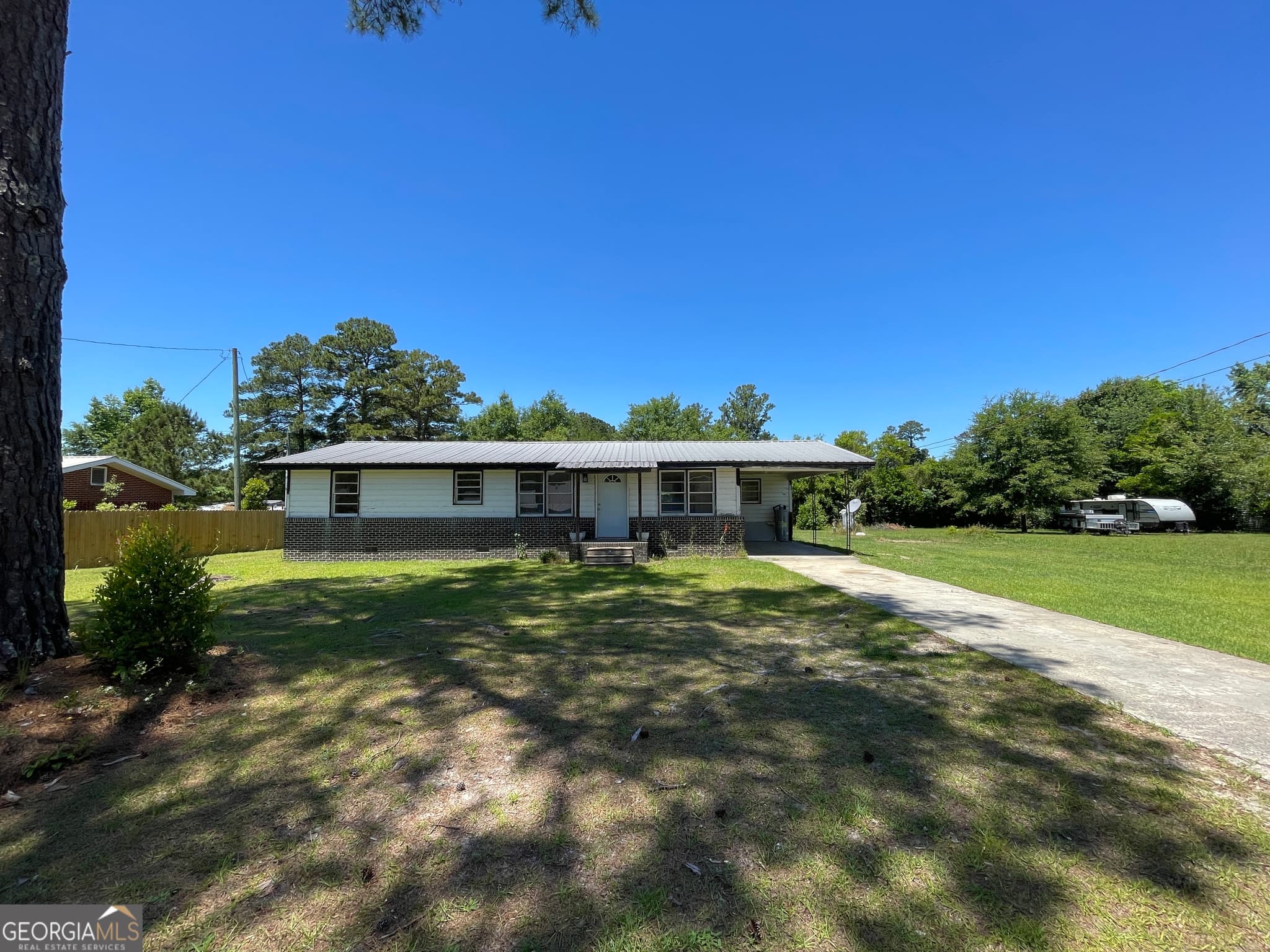3 bedroom, 2 bathroom, 1,292 sq ft single family residence sold at 126 Plover Road, Cochran, GA 31014