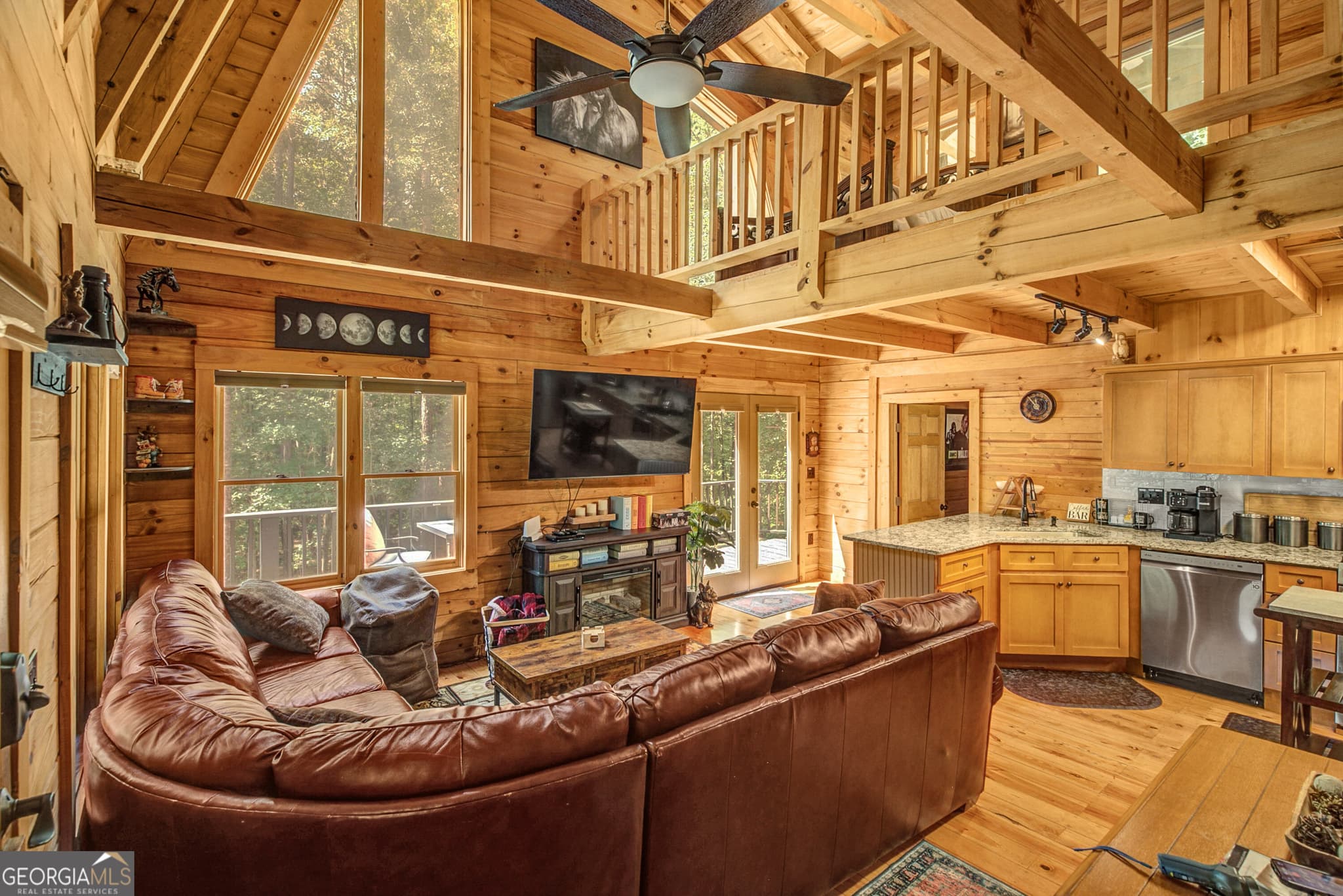 2 bedroom, 2 bathroom, 1,896 sq ft cabin,single family residence for sale at 162 Thompson Road, Senoia, GA 30276 — photo 4