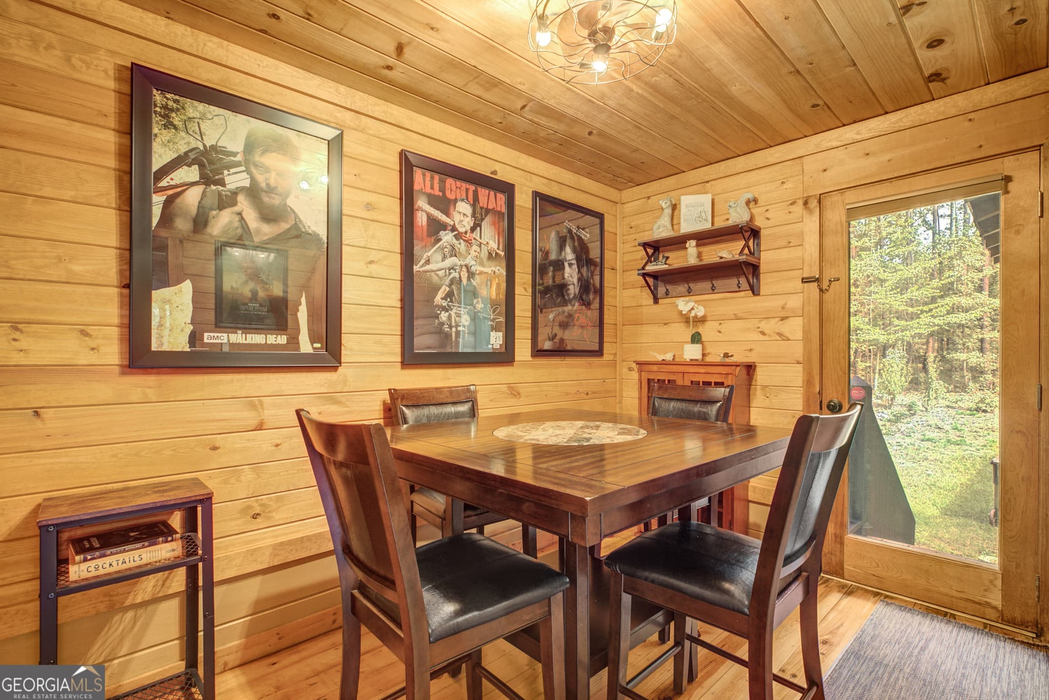 2 bedroom, 2 bathroom, 1,896 sq ft cabin,single family residence for sale at 162 Thompson Road, Senoia, GA 30276 — photo 8