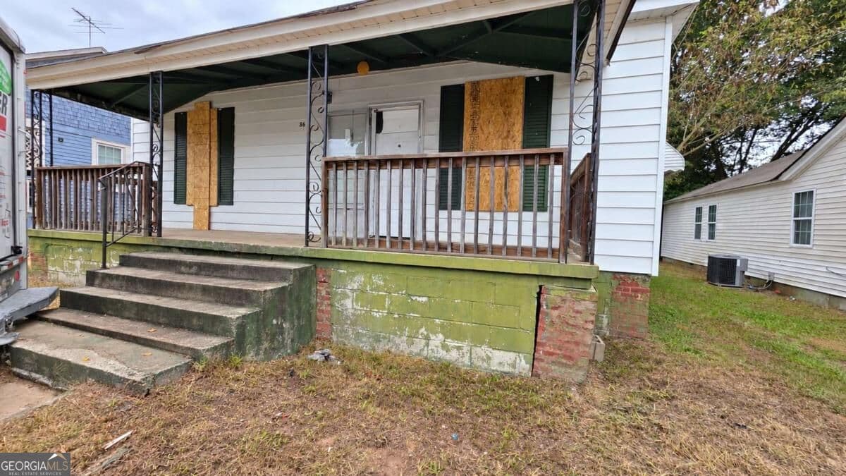 2 bedroom, 1 bathroom, 1,180 sq ft single family residence for sale at 36 Hazel Street, Covington, GA 30014