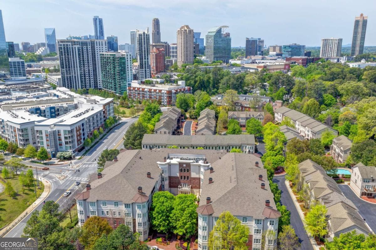 1 bedroom, 1.5 bathroom, 881 sq ft condominium for sale at 3635 E Paces Circle 1309, Atlanta, GA 30326 — photo 1 of 77