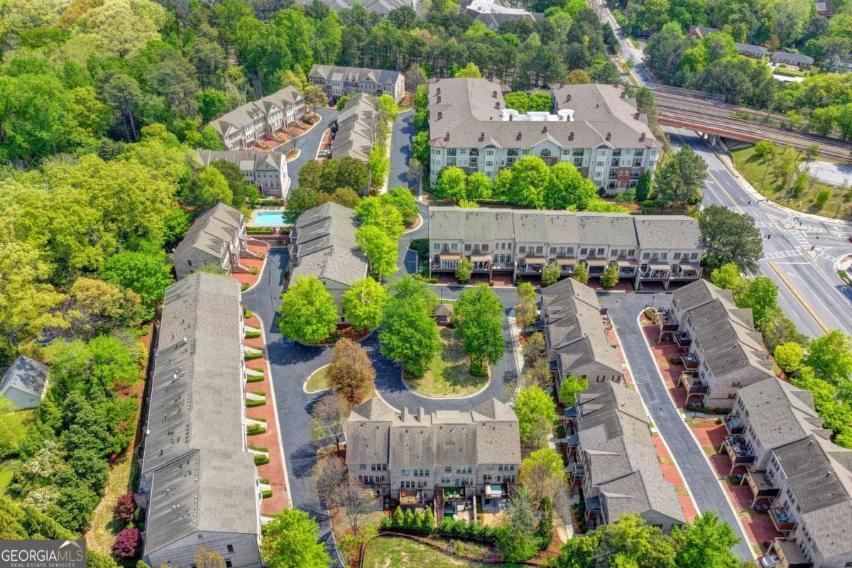 1 bedroom, 1.5 bathroom, 881 sq ft condominium for sale at 3635 E Paces Circle 1309, Atlanta, GA 30326 — photo 9