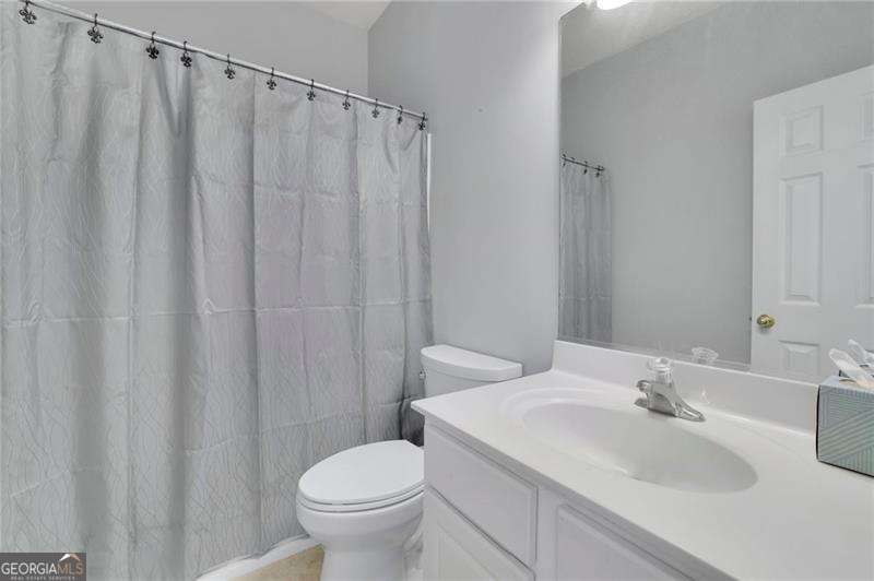 3 bedroom, 3.5 bathroom, 2,390 sq ft townhouse for sale at 14000 Portside Bend, Milton, GA 30004 — photo 6