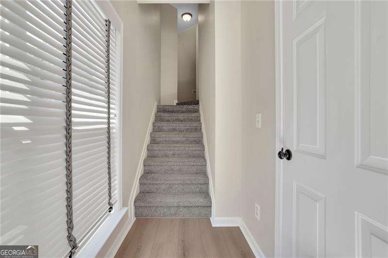 3 bedroom, 3.5 bathroom, 2,390 sq ft townhouse for sale at 14000 Portside Bend, Milton, GA 30004 — photo 4