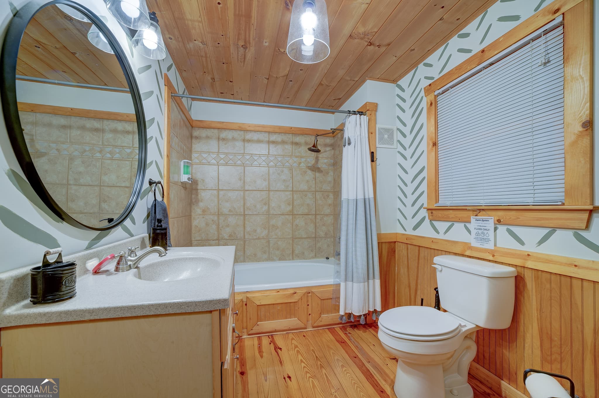 5 bedroom, 3 bathroom, 2,388 sq ft cabin,single family residence for sale at 46 Pelican Drive, Ellijay, GA 30540 — photo 10