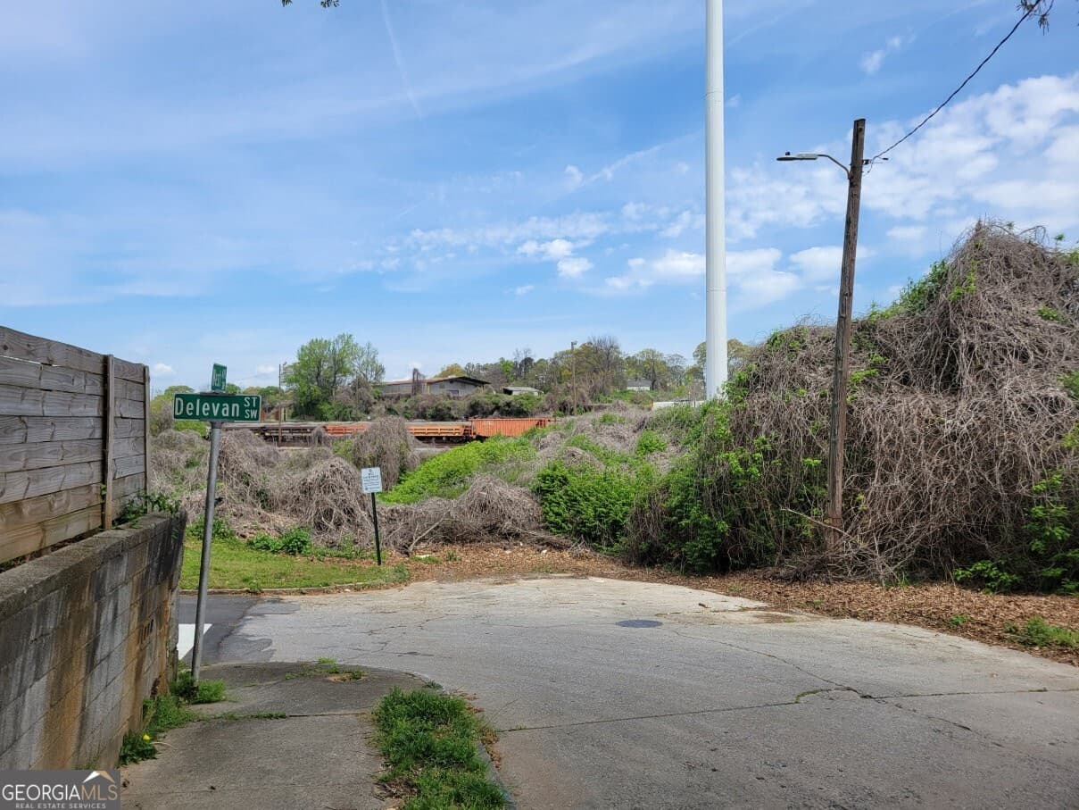 residential lot for sale at 1042 West Avenue, Atlanta, GA 30315 — photo 8