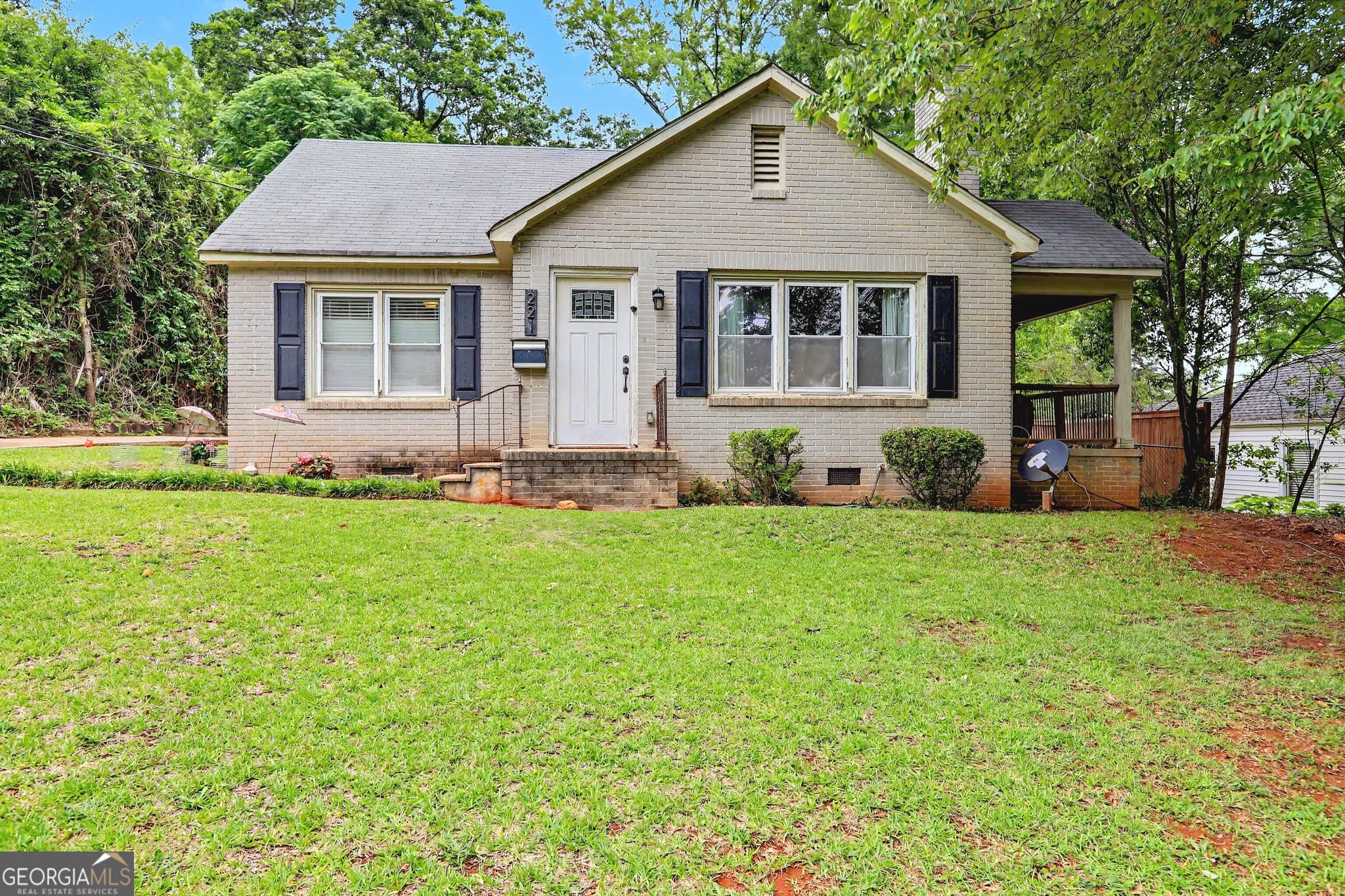 3 bedroom, 2 bathroom, 1,424 sq ft single family residence sold at 221 Tilney Avenue, Griffin, GA 30224