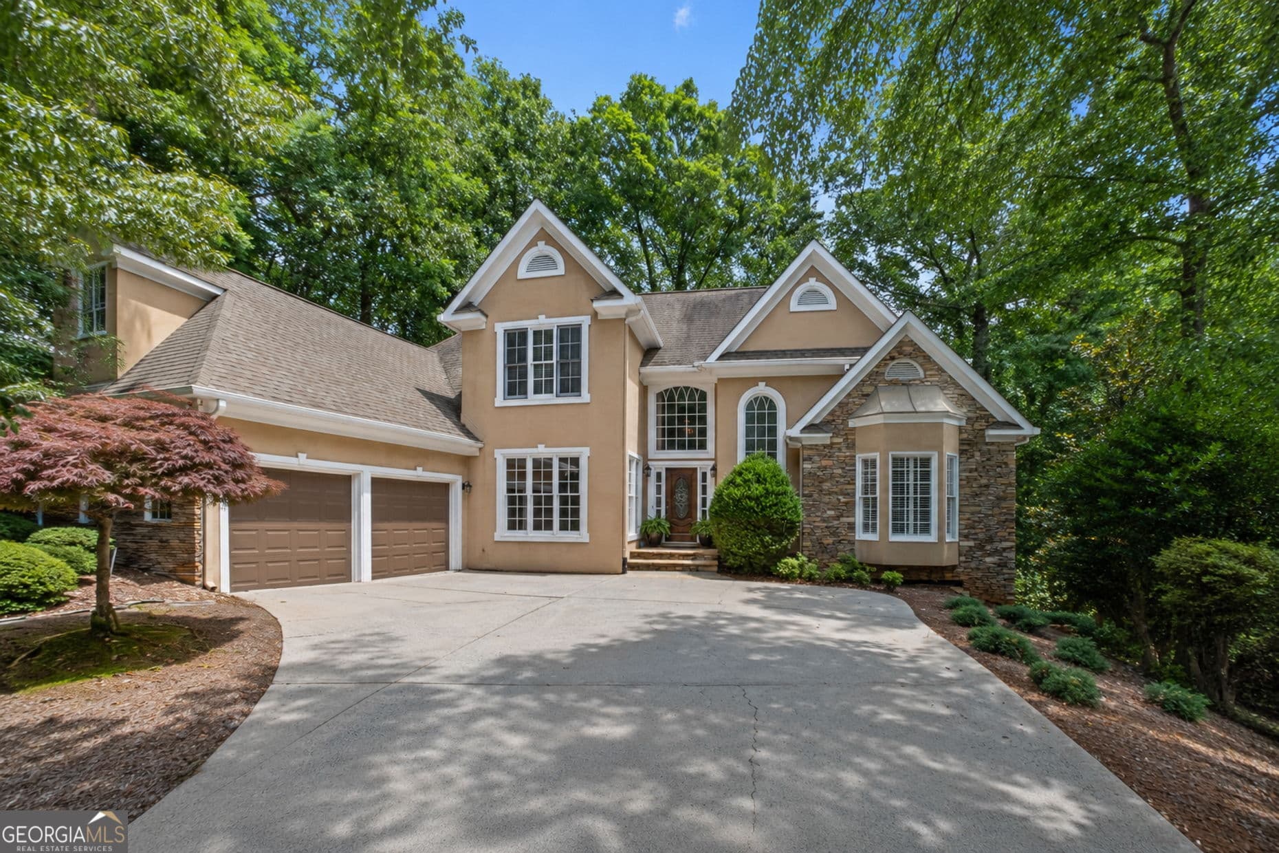 4 bedroom, 3.5 bathroom, 2,932 sq ft single family residence sold at 1605 Amberwood Court, Woodstock, GA 30189
