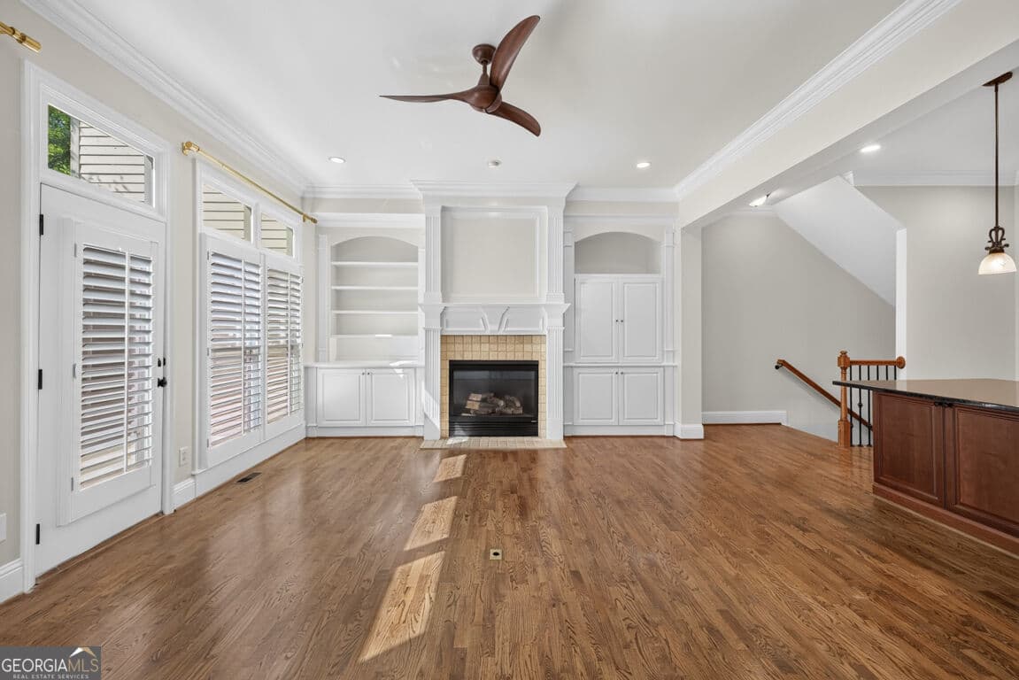 4 bedroom, 3.5 bathroom, 2,696 sq ft townhouse for sale at 1012 Merrivale Chase Lane, Roswell, GA 30075 — photo 3