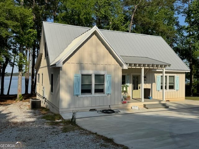 2 bedroom, 1 bathroom, 1,278 sq ft single family residence for sale at 4350 Key Club Drive, Elberton, GA 30635 — photo 1 of 44