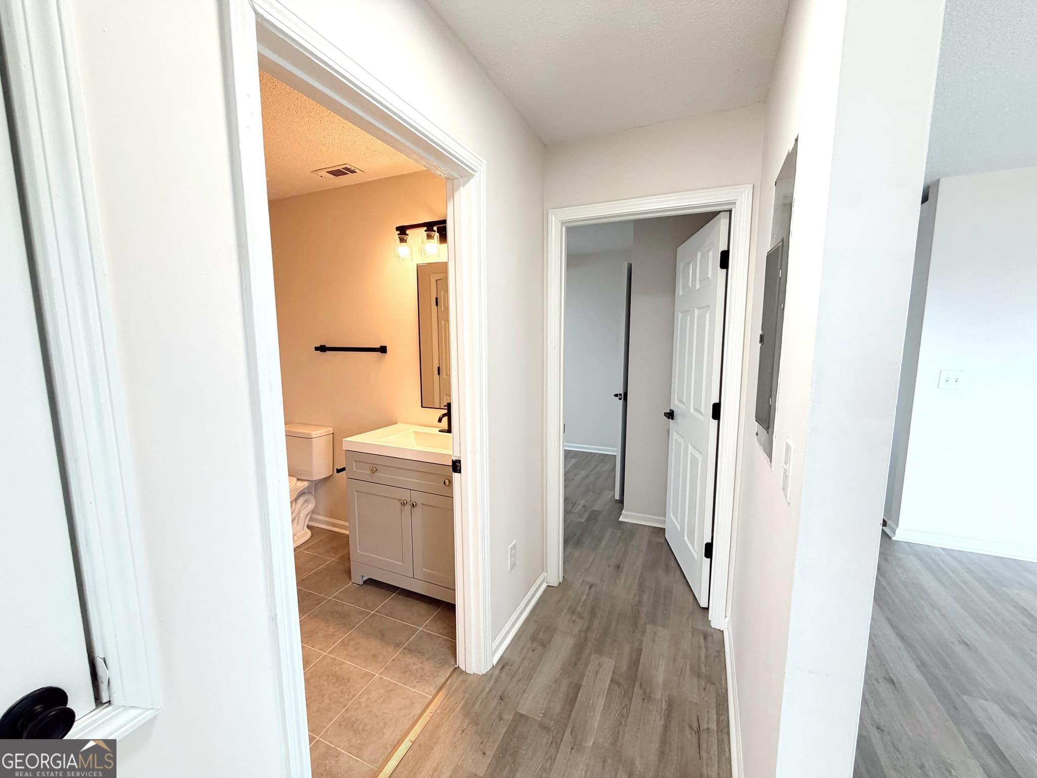3 bedroom, 2 bathroom, 1,232 sq ft single family residence for sale at 16 Kidd Street, Newnan, GA 30263 — photo 7