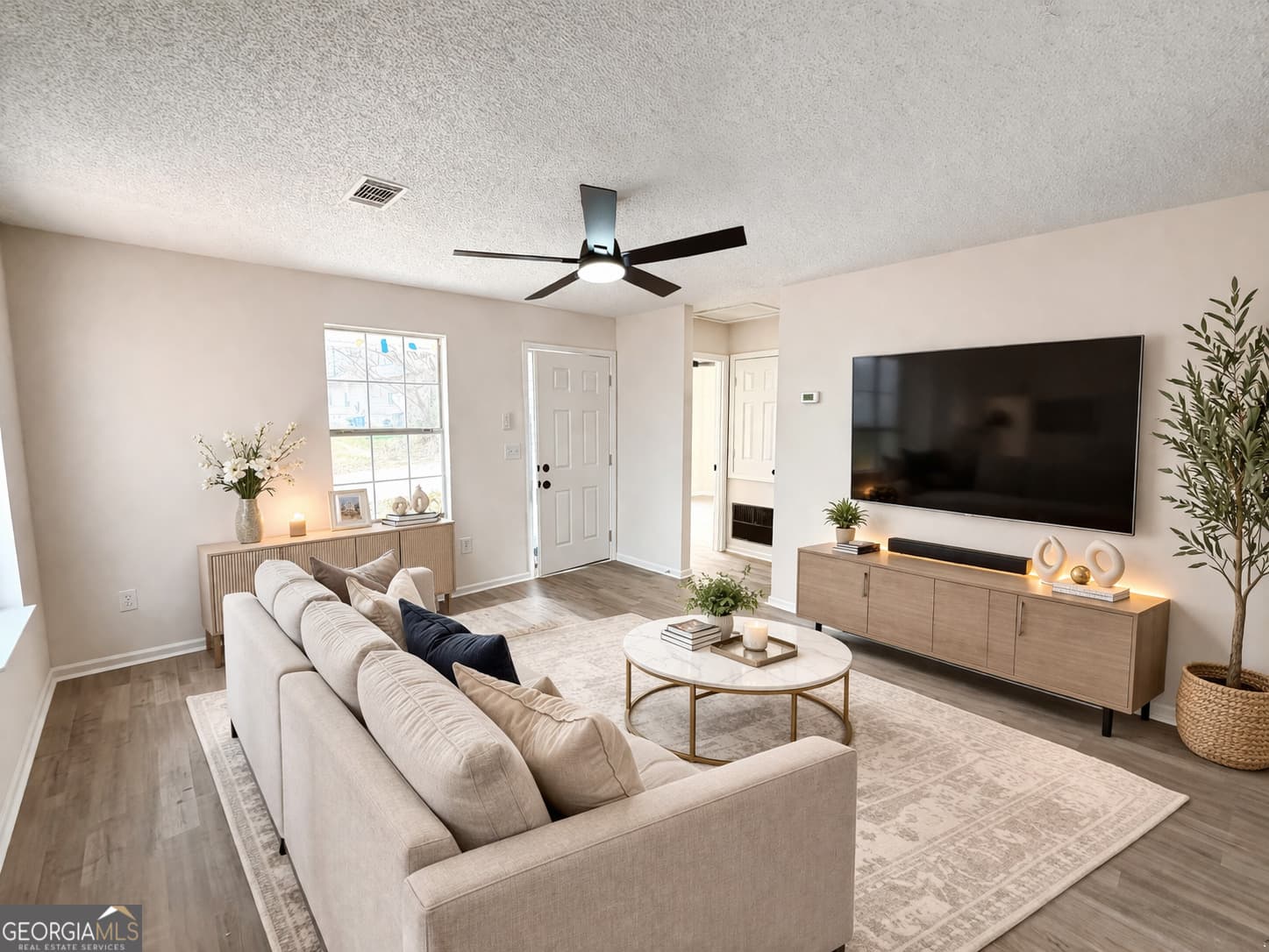 3 bedroom, 2 bathroom, 1,232 sq ft single family residence for sale at 16 Kidd Street, Newnan, GA 30263 — photo 3