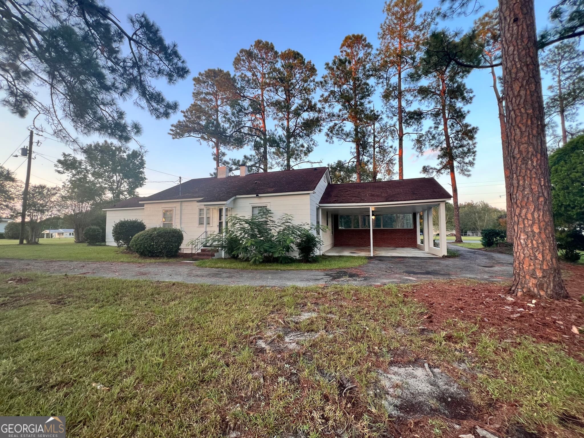 3 bedroom, 2 bathroom, 1,475 sq ft single family residence for sale at 325 N Line Street, Dexter, GA 31019 — photo 5