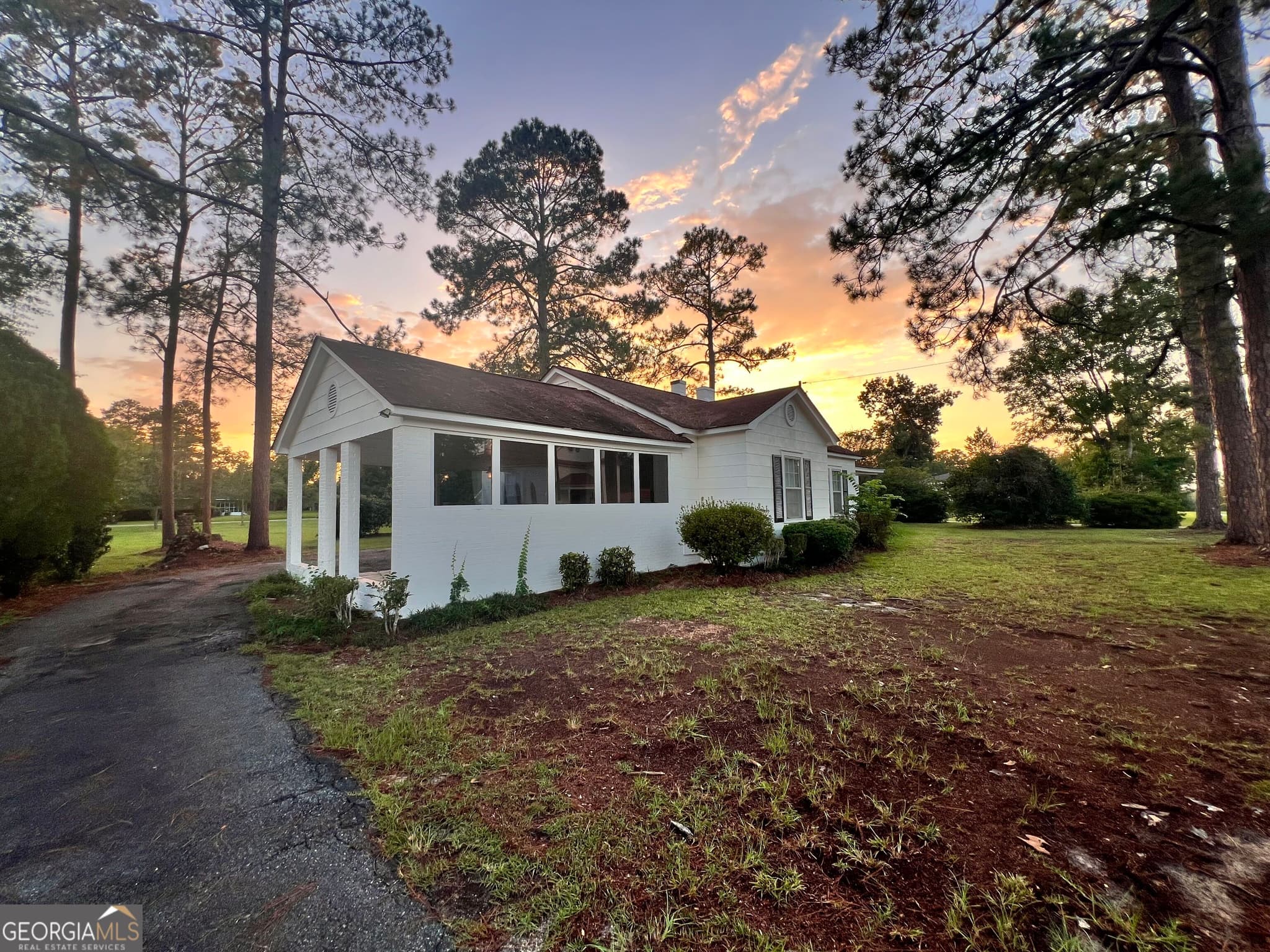 3 bedroom, 2 bathroom, 1,475 sq ft single family residence for sale at 325 N Line Street, Dexter, GA 31019 — photo 4