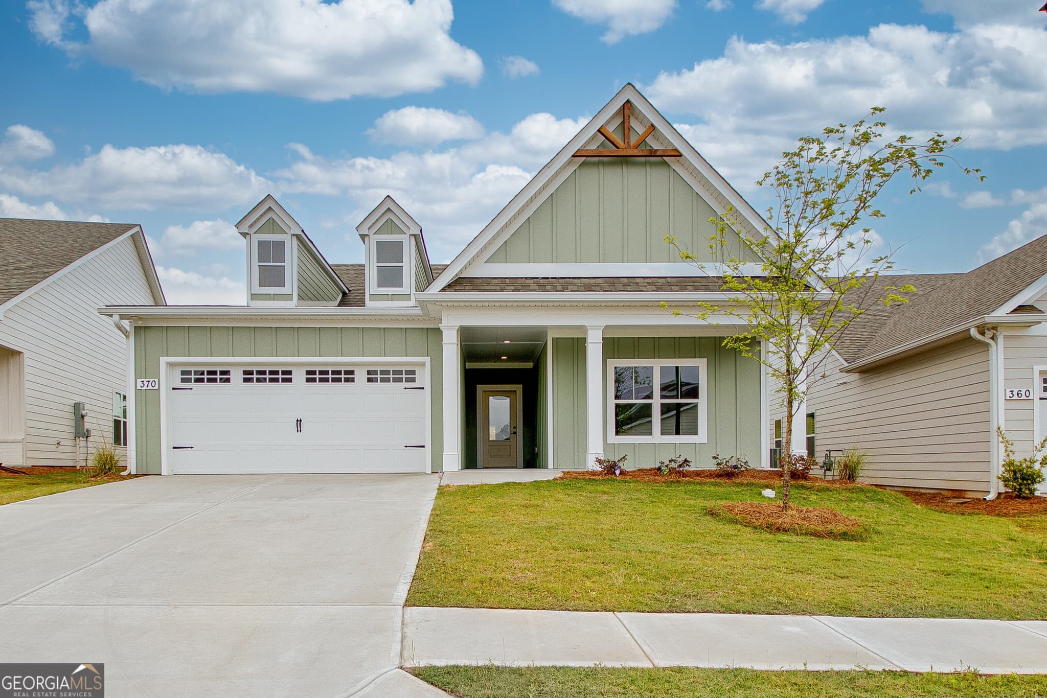 3 bedroom, 2 bathroom, 1,921 sq ft single family residence sold at 370 Redhaven Drive, Senoia, GA 30276