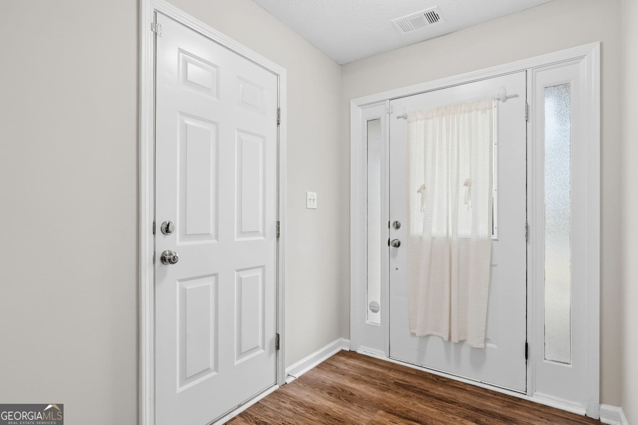 3 bedroom, 2 bathroom single family residence for rent at 3260 Ennfield Lane, Duluth, GA 30096 for $2,500 a month — photo 3