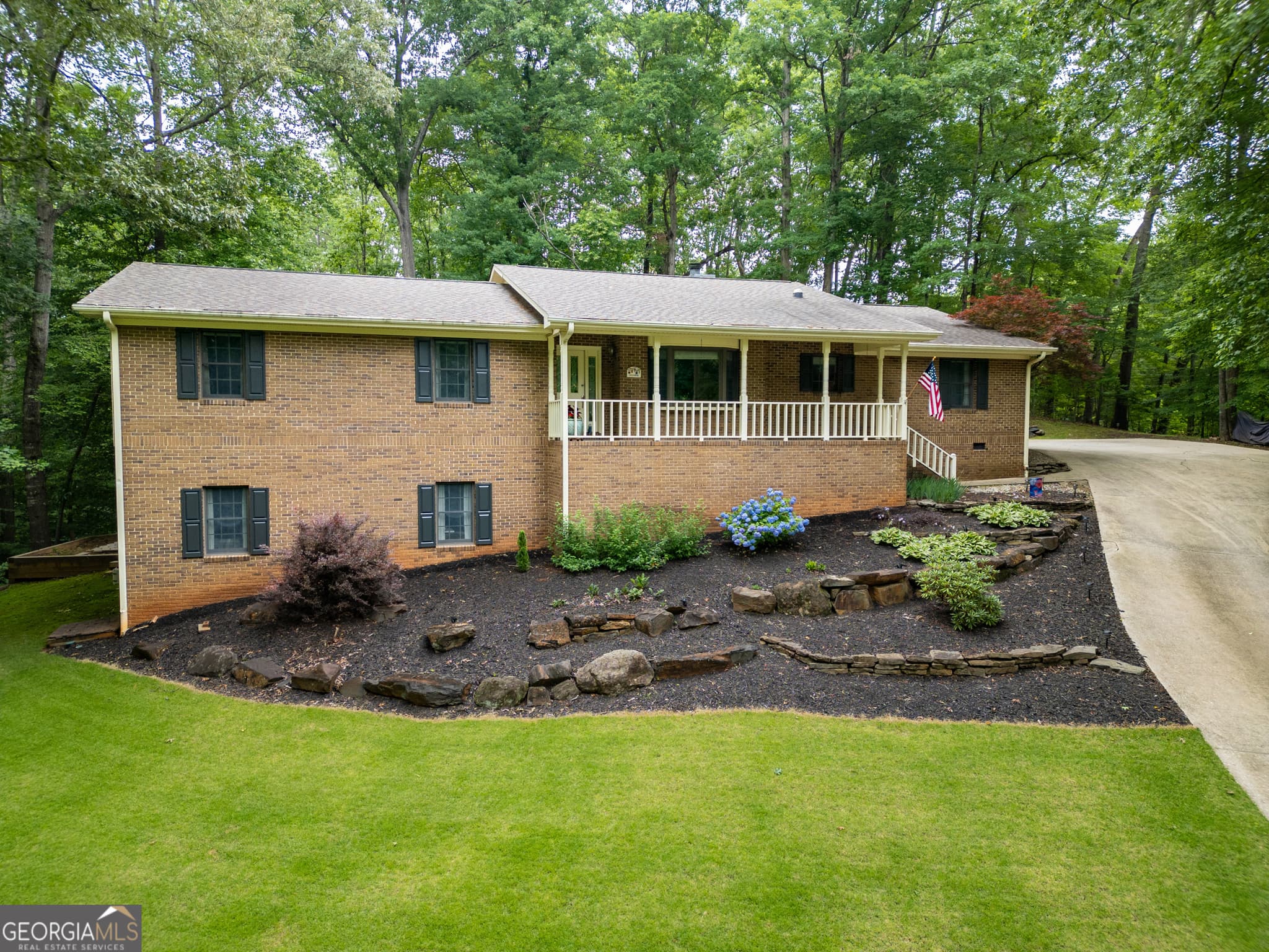 3 bedroom, 3 bathroom, 2,793 sq ft single family residence for sale at 910 Chickasaw Drive, Westminster, SC 29693 — photo 3