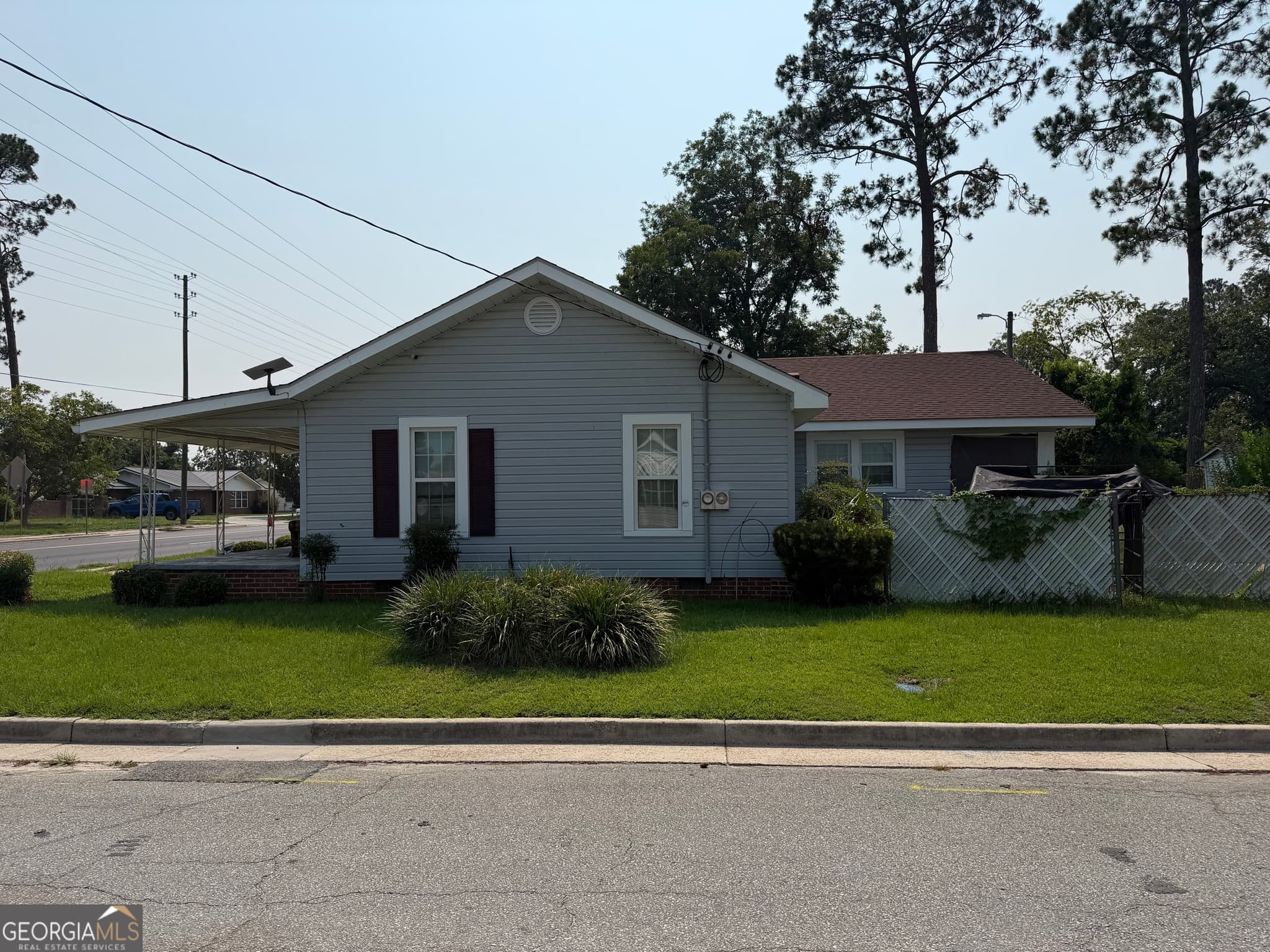 3 bedroom, 2.5 bathroom, 1,778 sq ft single family residence for sale at 314 W 16th Street, Alma, GA 31510 — photo 2