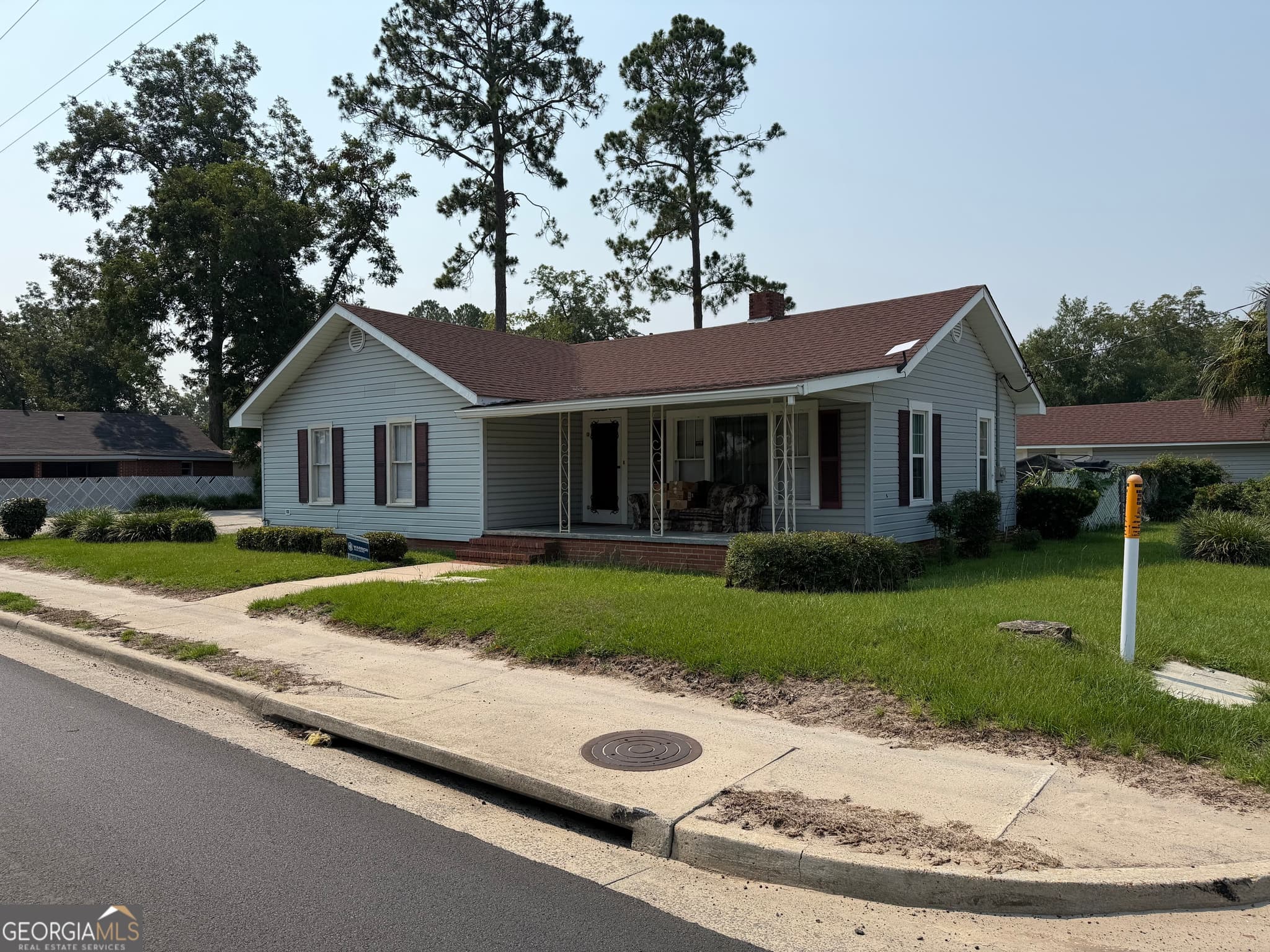 3 bedroom, 2.5 bathroom, 1,778 sq ft single family residence for sale at 314 W 16th Street, Alma, GA 31510 — photo 4