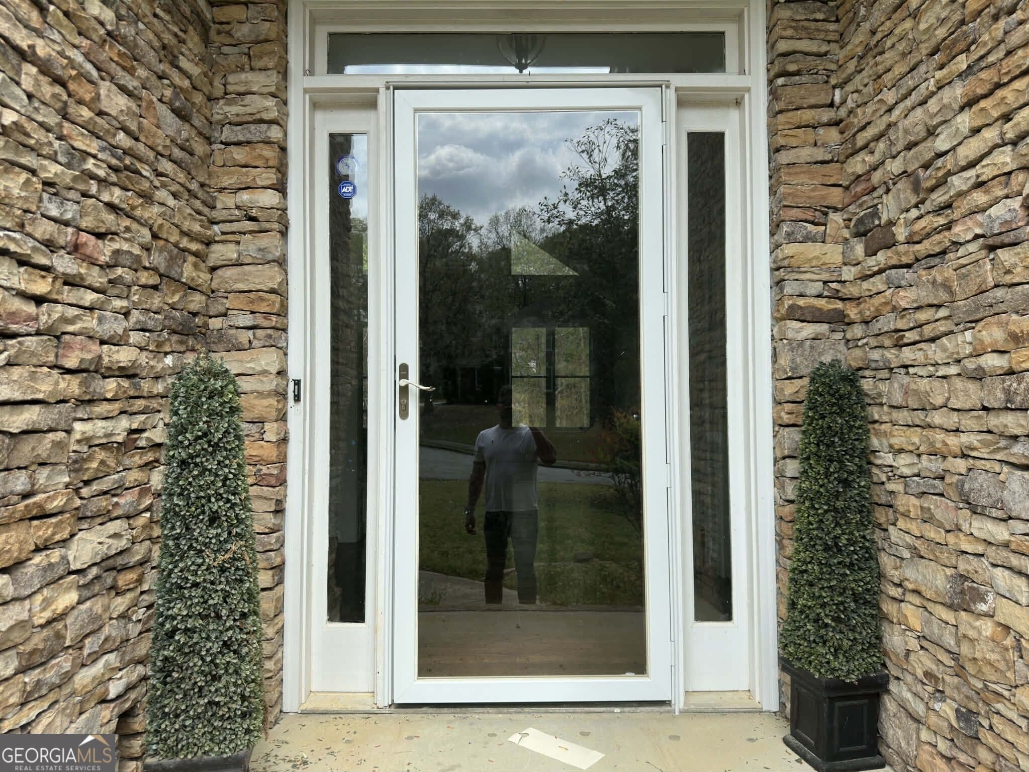 5 bedroom, 4 bathroom, 4,620 sq ft single family residence for sale at 4065 Pate Branch Court, Loganville, GA 30052 — photo 2
