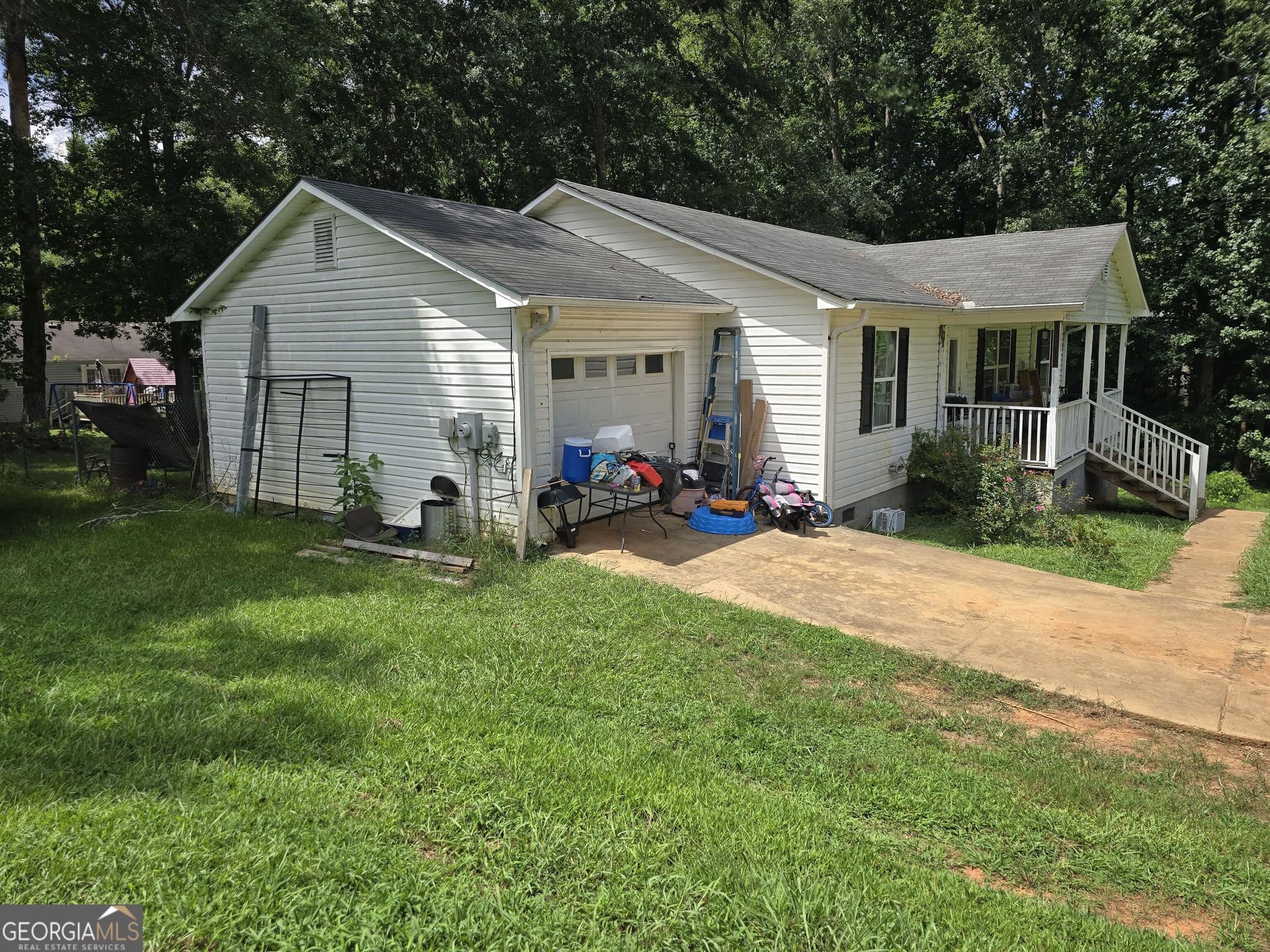 3 bedroom, 2 bathroom, 1,232 sq ft single family residence under contract at 512 Mulberry Street, Thomaston, GA 30286