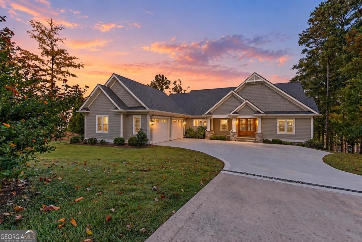 3 bedroom, 3.5 bathroom, 3,556 sq ft single family residence for sale at 2731 Club Drive, Greensboro, GA 30642 — photo 2