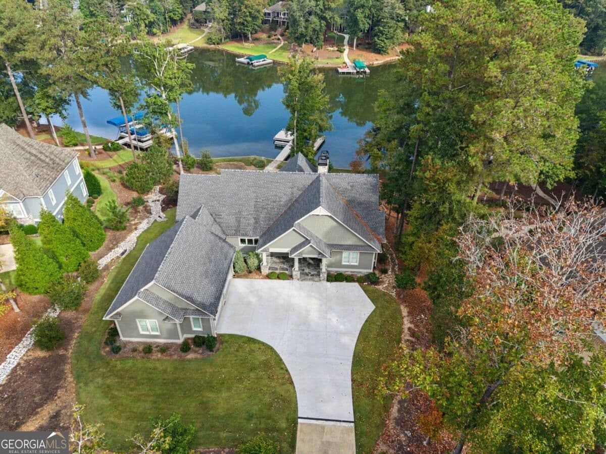 3 bedroom, 3.5 bathroom, 3,556 sq ft single family residence for sale at 2731 Club Drive, Greensboro, GA 30642 — photo 8