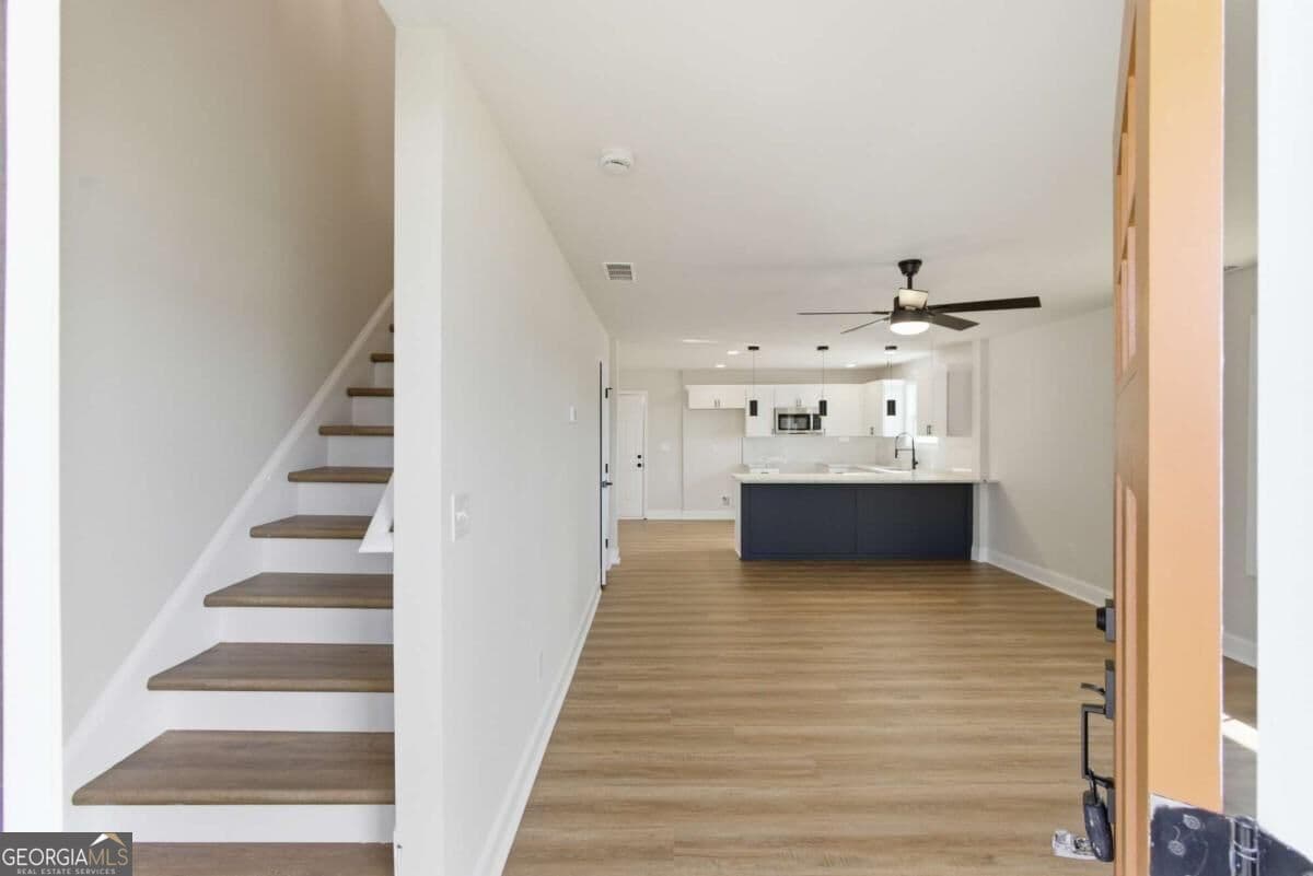 3 bedroom, 3 bathroom, 1,392 sq ft single family residence for sale at 257 Marsh Glen Drive, Jonesboro, GA 30238 — photo 9