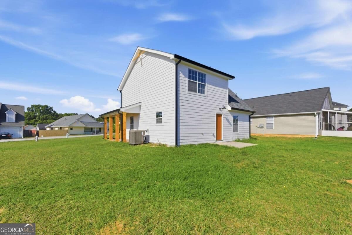 3 bedroom, 3 bathroom, 1,392 sq ft single family residence for sale at 257 Marsh Glen Drive, Jonesboro, GA 30238 — photo 4
