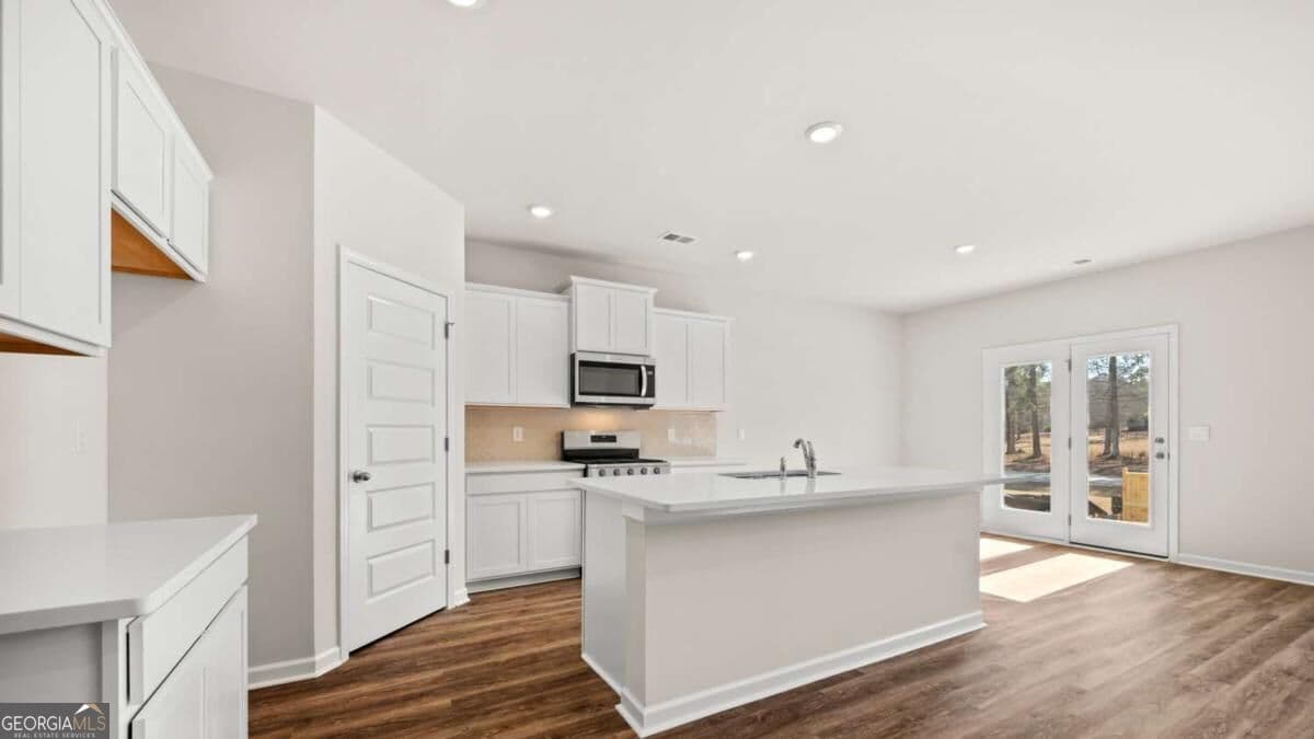 5 bedroom, 3 bathroom single family residence for sale at 155 White Spruce Way, Newnan, GA 30265 — photo 4