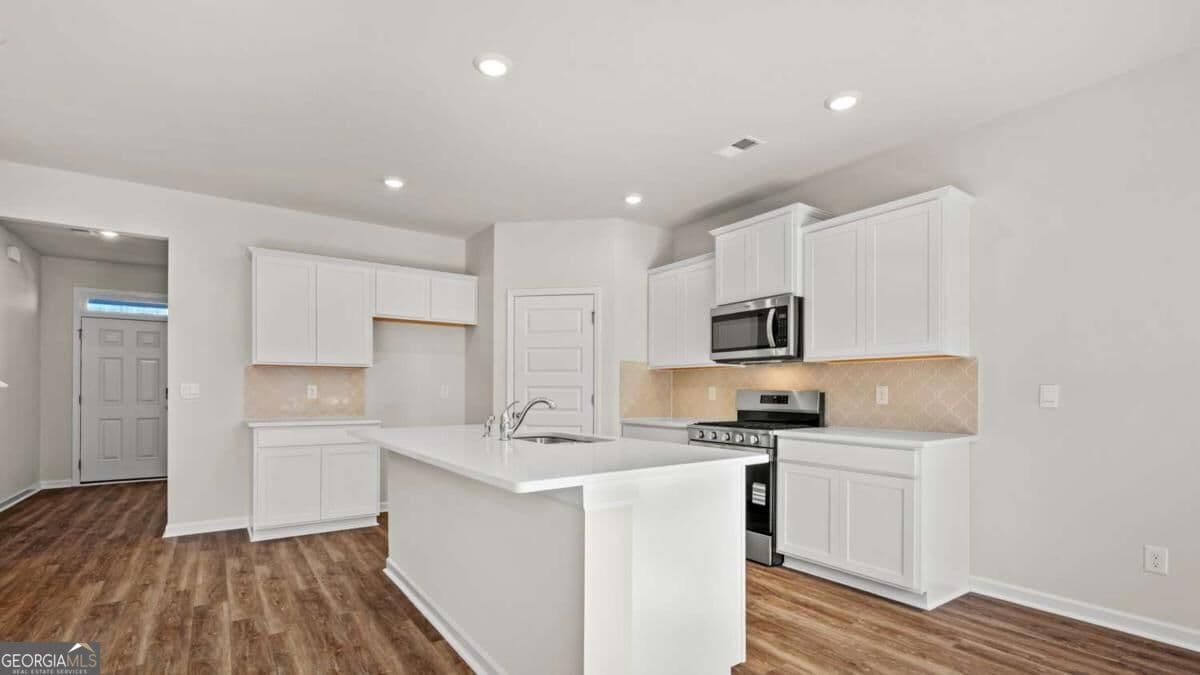 5 bedroom, 3 bathroom single family residence for sale at 155 White Spruce Way, Newnan, GA 30265 — photo 8