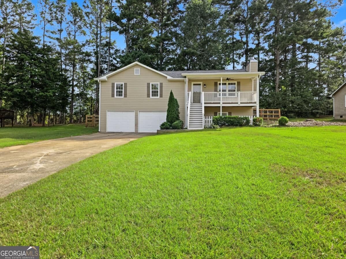 3 bedroom, 2 bathroom single family residence for rent at 152 Village Drive, Hiram, GA 30141 for $1,850 a month — photo 2