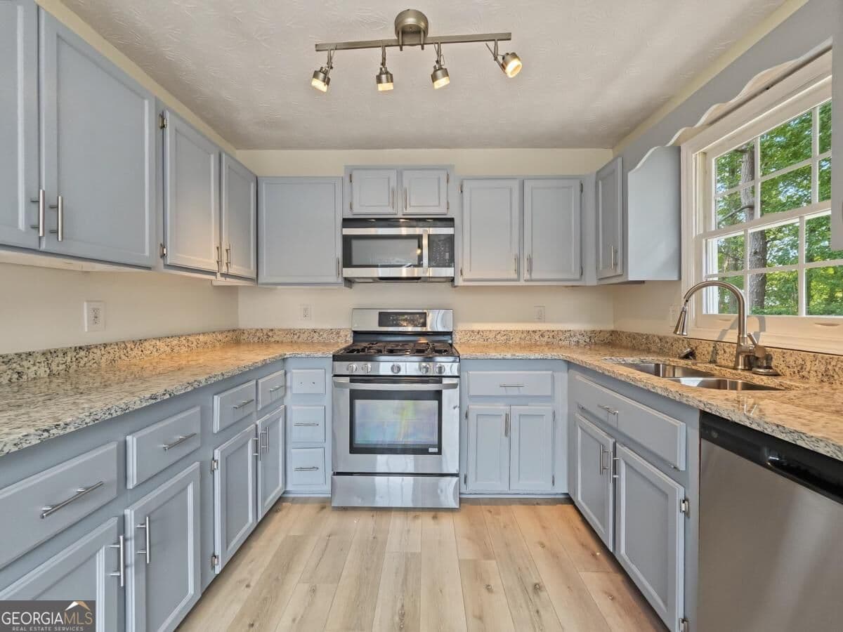 3 bedroom, 2 bathroom single family residence for rent at 152 Village Drive, Hiram, GA 30141 for $1,850 a month — photo 7