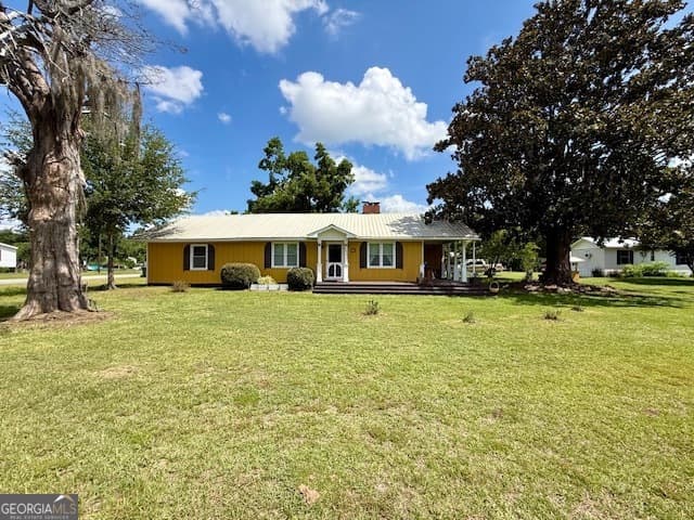 3 bedroom, 2 bathroom, 1,616 sq ft single family residence for sale at 301 E Willow Lake Drive, Metter, GA 30439 — photo 2
