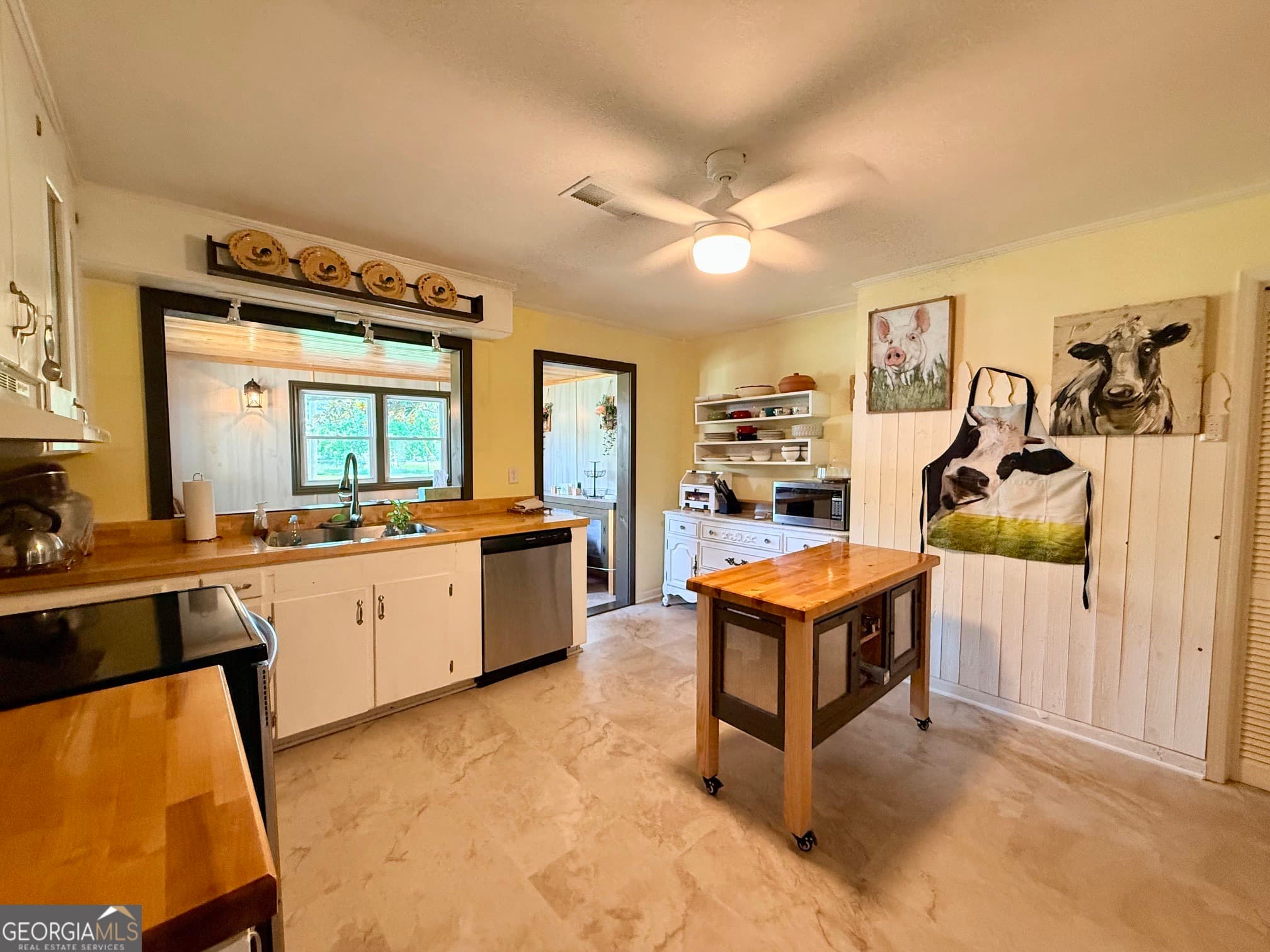 3 bedroom, 2 bathroom, 1,616 sq ft single family residence for sale at 301 E Willow Lake Drive, Metter, GA 30439 — photo 6