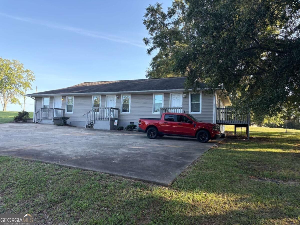 1 bedroom, 1 bathroom triplex for rent at 3749 Old Plainview R A, Oakwood, GA 30566 for $850 a month — photo 1 of 1