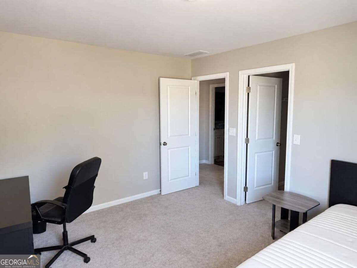 4 bedroom, 2.5 bathroom, 2,330 sq ft single family residence for rent at 195 Golden Eagle Pk, Braselton, GA 30517 for $2,100 a month — photo 8