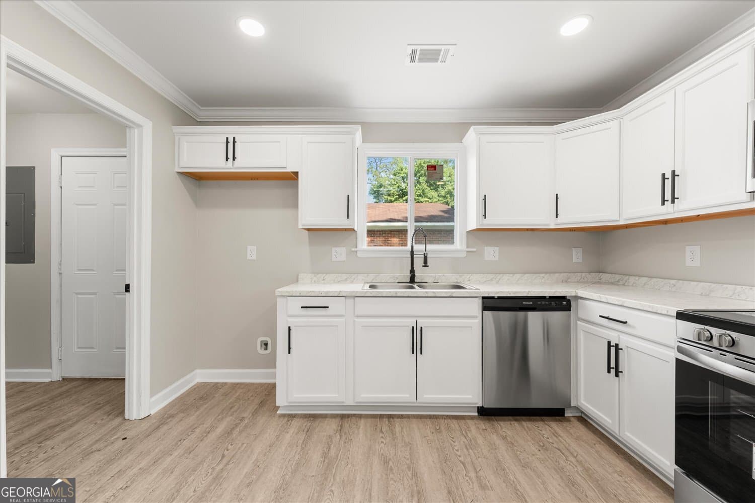 3 bedroom, 2 bathroom, 1,194 sq ft single family residence under contract at 1894 Neptune Drive, Augusta, GA 30906 — photo 6