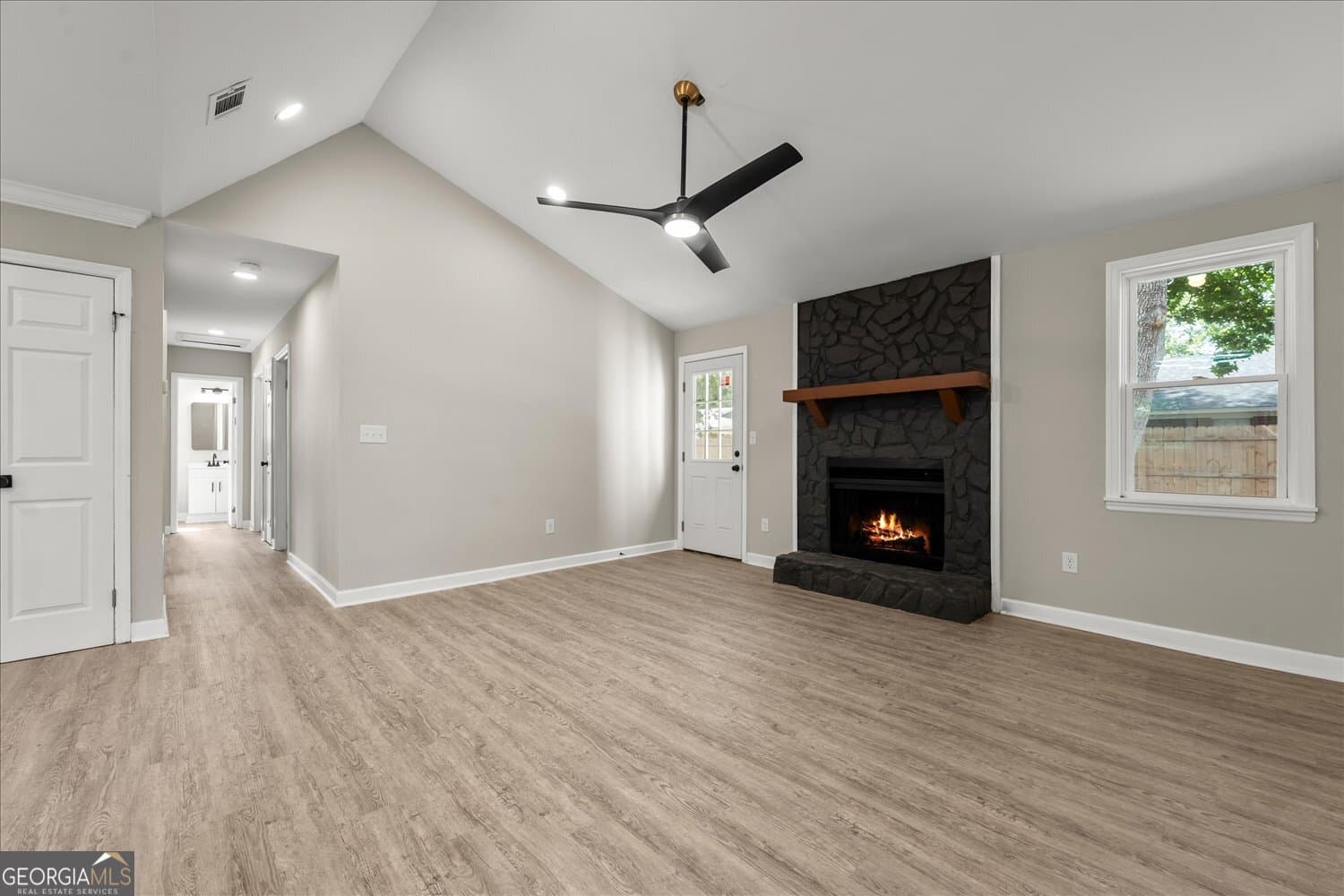 3 bedroom, 2 bathroom, 1,194 sq ft single family residence under contract at 1894 Neptune Drive, Augusta, GA 30906 — photo 4