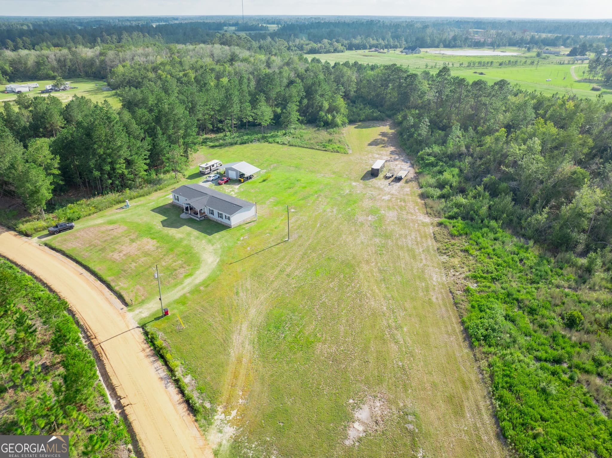 5 bedroom, 3 bathroom, 2,220 sq ft manufactured home,single family residence for sale at 968 Brenda Kaye Yawn Road, Baxley, GA 31513 — photo 2