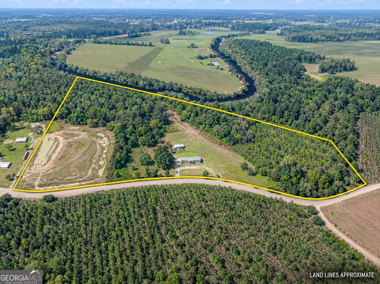 5 bedroom, 3 bathroom, 2,220 sq ft manufactured home,single family residence for sale at 968 Brenda Kaye Yawn Road, Baxley, GA 31513
