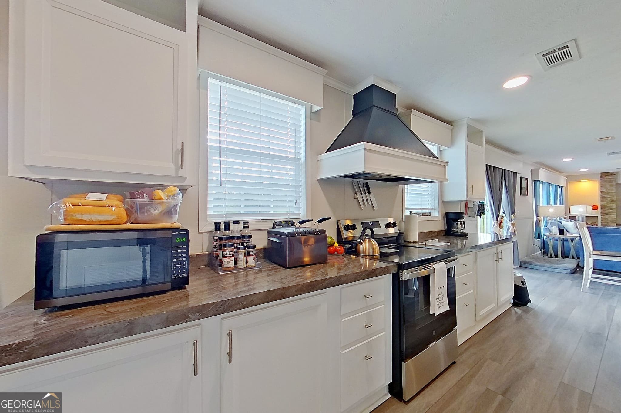 5 bedroom, 3 bathroom, 2,220 sq ft manufactured home,single family residence for sale at 968 Brenda Kaye Yawn Road, Baxley, GA 31513 — photo 9