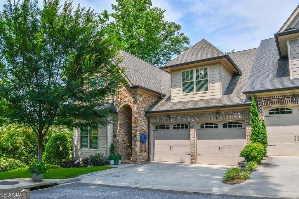 4 bedroom, 4.5 bathroom, 4,381 sq ft condominium for sale at 965 Candler Street 26, Gainesville, GA 30501 — photo 1 of 69